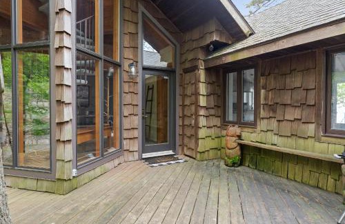 Shelby House | Blue Horizon Private Lake MI Frontage