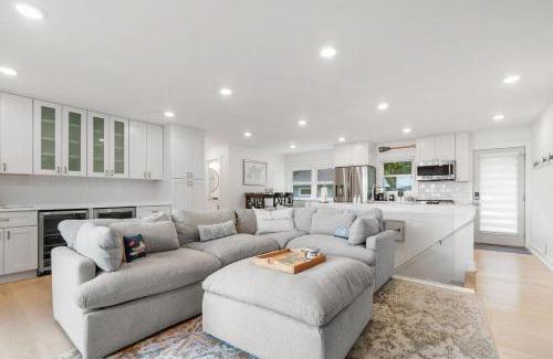 Navarre House | Blue Horizon