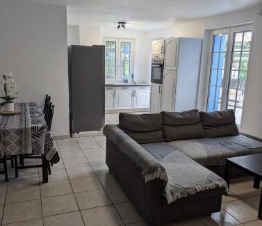 Herimoncourt Apartment | Blue House