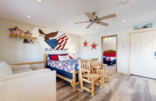 Murphysboro House | Blue Line Resort Cabin #3