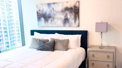 North Buckhead Apartment | Blue Luxe-Highrise, Balcony, Year-round Pool, City View!