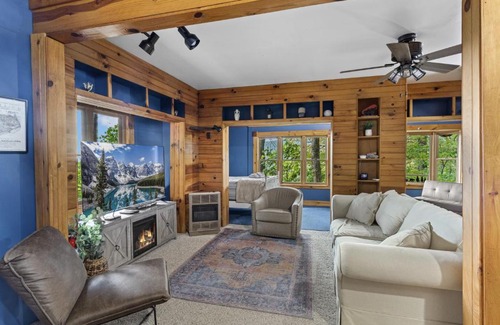 Deep Gap House | Blue Mountain