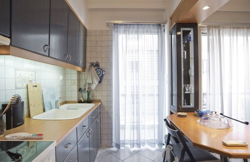 Dafni Apartment | Blue Nest Elegant Reno Fully Equipt Apt near Metro