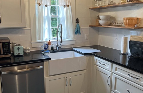Lufkin House | Blue Oak Haven in the heart of Lufkin, TX is stylish, updated, and roomy.