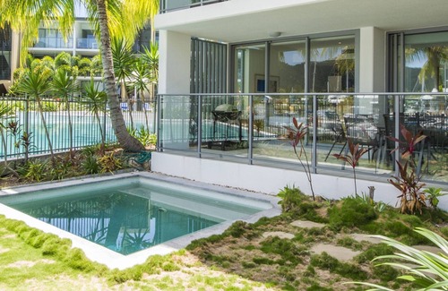Nelly Bay Apartment | Blue on Blue Apartment 1011