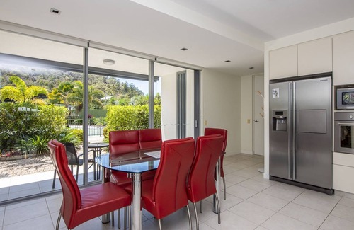 Nelly Bay Apartment | Blue on Blue Apartment 1015