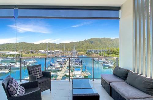Nelly Bay Apartment | Blue on Blue Penthouse Apartment 335