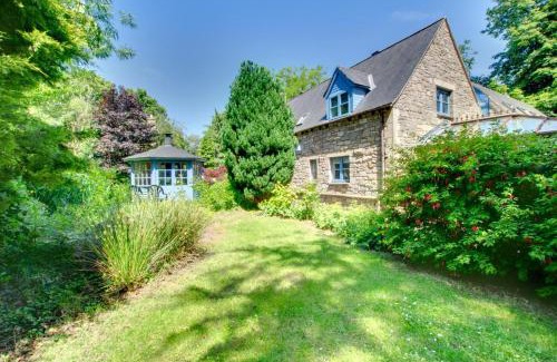 Waren Mill House | Blue Poppy House