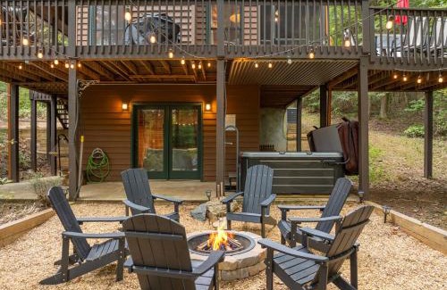 Cashes Valley House | Blue Ridge Cabin Near Downtown Fire Pit and Hot Tub