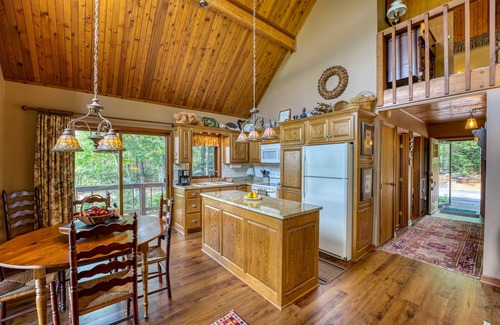 Frank Cabin | BLUE RIDGE HIDEAWAY - Come to a 2bd/2bath cozy cabin retreat in the mountains!