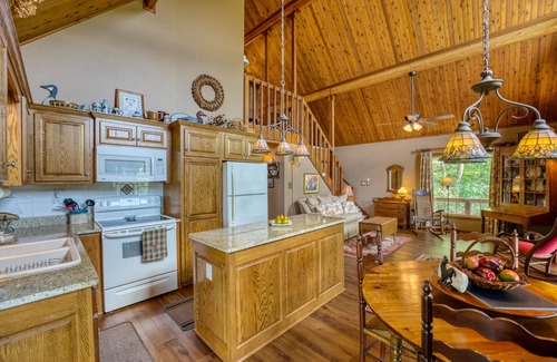 Frank Cabin | BLUE RIDGE HIDEAWAY - Come to a 2bd/2bath cozy cabin retreat in the mountains!