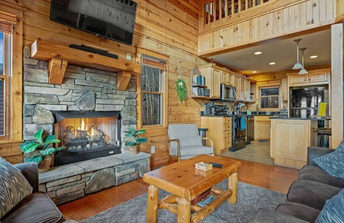Wolf Laurel Apartment | Blue Ridge Mountain Cabin With Stunning Views