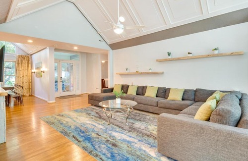 Fletcher House | Blue Ridge Mountain Retreat Deck and Sunroom!