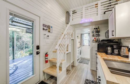 Old Fort Apartment | Blue Ridge Mountain Tiny Home: Escape to Nature!