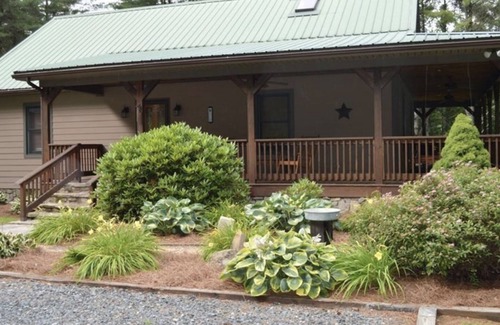 Altamont House | Blue Ridge Private Cabin: Hot Tub, Fire Pit, 12 Acres, Slopes & Winery