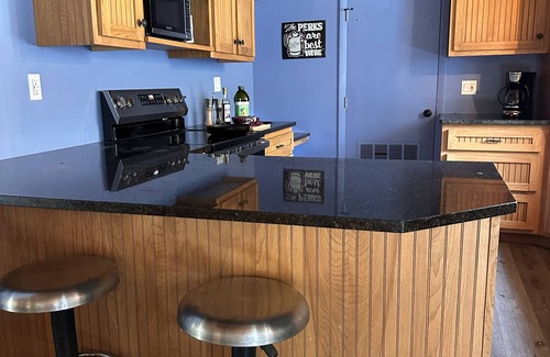 Chittenden House | Blue Ridge Retreat-NEW Hot tub/Mountain Top Inn/Killington/VAST