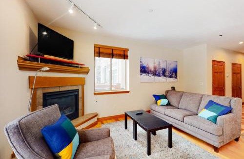 Willow Grove Apartment | Blue River Apartments