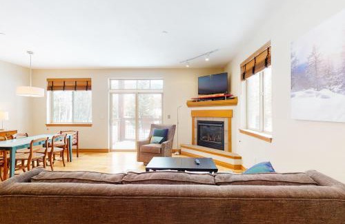 Willow Grove Apartment | Blue River Apartments