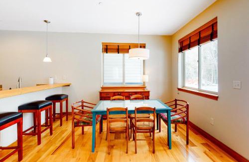 Willow Grove Apartment | Blue River Apartments