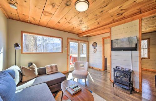 Canton House | Blue Sky Cottage Romantic Retreat with Mtn Views!