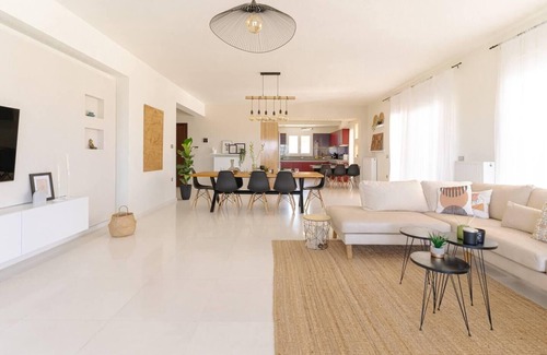 Episkopi Villa | Blue Sky Villa in Crete