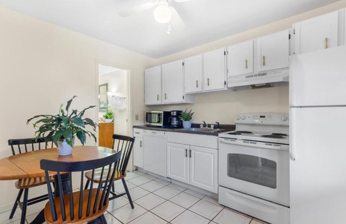 Valatie Hotel | Blue Spruce Inn & Suites