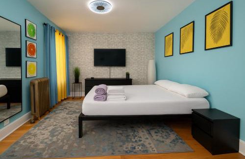 Harlem Apartment | Blue style Room
