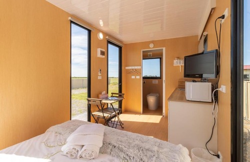 Pelican Point House | Blue Tongue