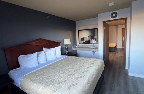 Eagan Hotel | Blue Way Inn and Suites Eagan - 2 Queen Bed Non Smoking
