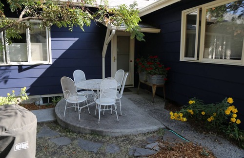 Bozeman House | Blue Willow Guest House in the Heart of Bozeman, Montana
