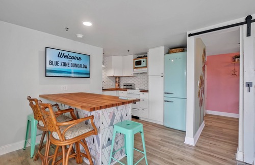 South End Condo | Blue Zone Bungalow! 150 yards to the beach & close to cafes!
