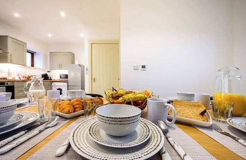 Wollerton Apartment | Bluebell Barn: Hot Tub, Games Room, Pets Welcome