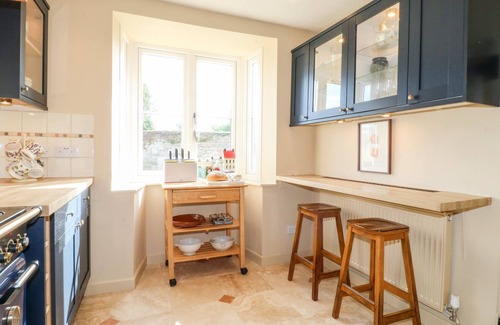 Rugeley Cottage | BLUEBELL COTTAGE, family friendly, with open fire in Rugeley