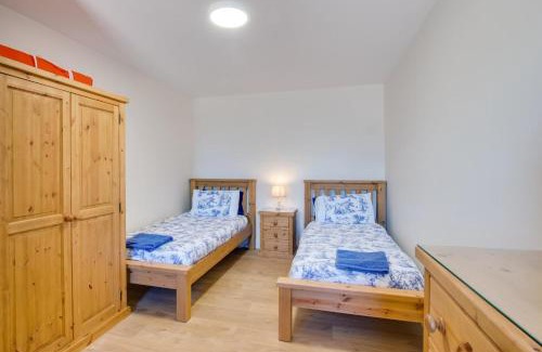 Llanrhidian Higher House | Bluebell Cottage