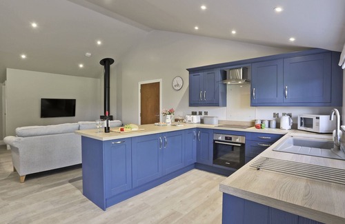 Beccles House | Bluebell Cottage - Three Bedroom House, Sleeps 6