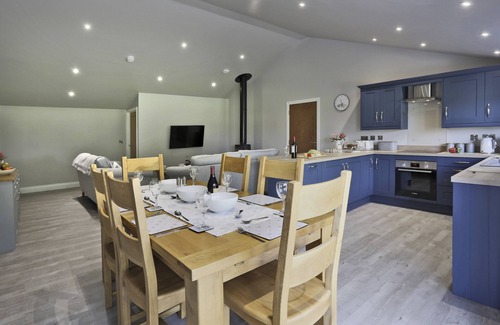 Beccles House | Bluebell Cottage - Three Bedroom House, Sleeps 6