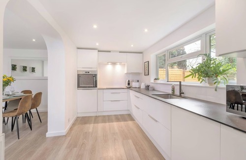 Peterborough House | Bluebell House Retreat in Peterborough