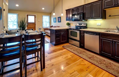 Old Bend House | Bluebird Day - Twin Mills Bungalow