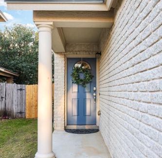 Wetmore House | Bluebonnet - A Birdy Vacation Rental