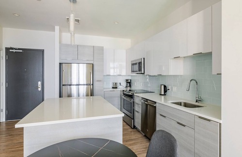 Assembly Square Apartment | Blueground | Assembly Square, pool, nr Mystic River