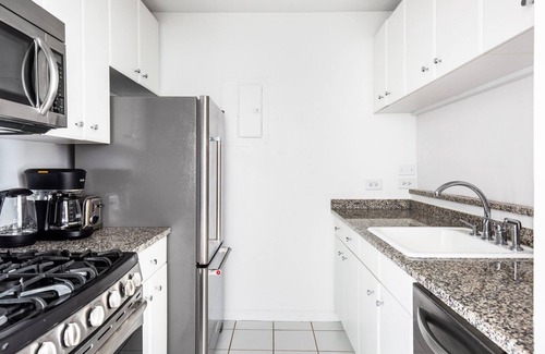 Battery Park City Apartment | Blueground | Battery Park City, rooftop, nr Hudson River
