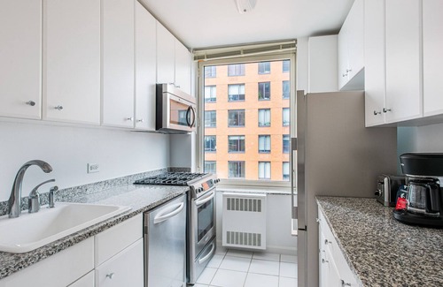 Battery Park City Apartment | Blueground | Battery Park City, rooftop, nr Hudson River