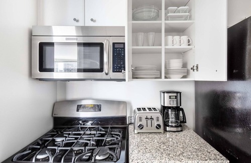 Battery Park City Apartment | Blueground | Battery Park City, rooftop, nr Battery Park