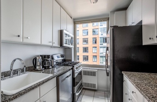 Battery Park City Apartment | Blueground | Battery Park City, rooftop, nr Hudson River