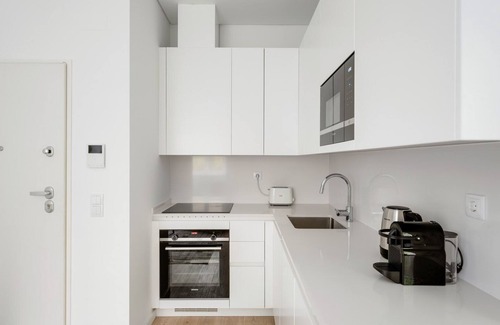 Benfica Apartment | Blueground | Benfica, furnished, full kitchen