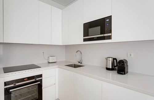 Benfica Apartment | Blueground | Benfica, furnished, full kitchen