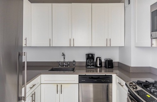 Upper East Side Apartment | Blueground | Carnegie Hill, fitness center, nr Central Park