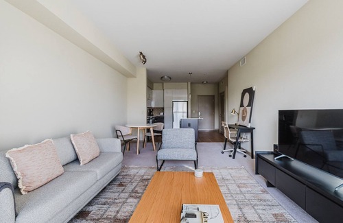 Pleasanton Apartment | Blueground | Dublin, pool & AC, nr Heritage Park