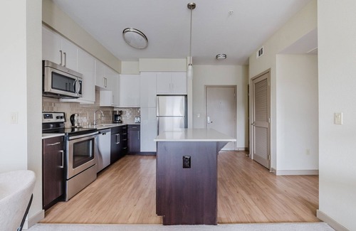 Pleasanton Apartment | Blueground | Dublin, pool & AC, nr Heritage Park