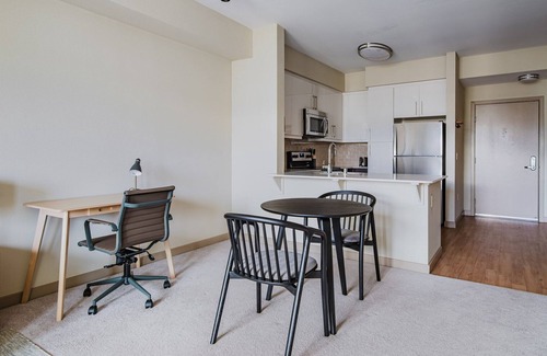 Pleasanton Apartment | Blueground | Dublin, pool & w/d, nr park